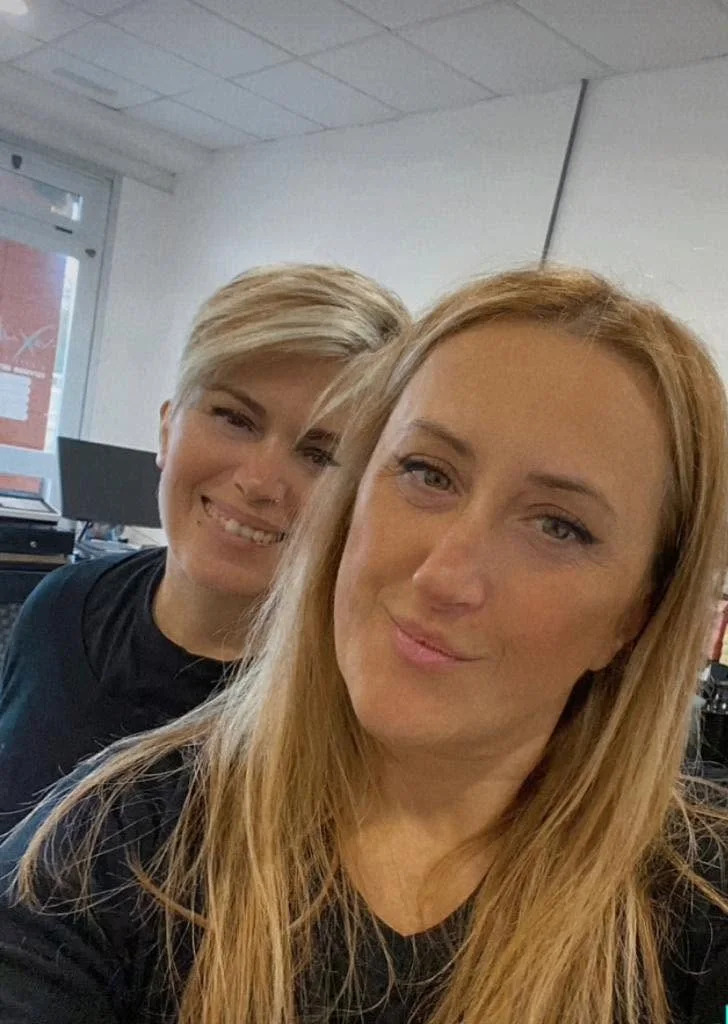 Roberta Rabazzi e Francesca Lenzi nel salone di Piombino